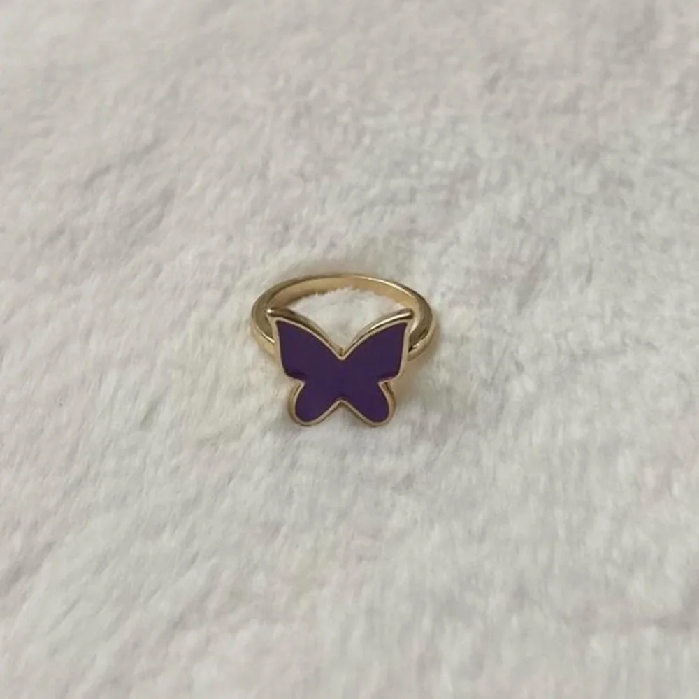 5/$15 🩷 MUST BUNDLE Gold Butterfly Ring with Purple Enamel